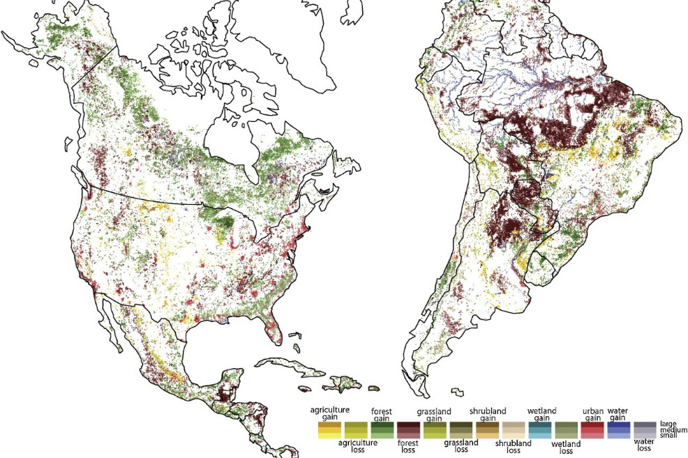 En el mapa se observa cómo han cambiado los paisajes en América del Norte y en América del Sur. El blanco indica poco o ningún cambio. Los tonos más oscuros indican la tasa de cambio en cada categoría. La pérdida de bosques fue la categoría más notable en el centro y sur del continente.Tomada de la U. de Cincinnati - Tomasz StepinskiOtro de sus hallazgos muestraque los paisajes mixtos, en los que se mezclan los bosques con proyectos agrícolas, son relativamente pocos y que, por lo general, esa combinaciónno perdura por mucho tiempo. Con el tiempo, tienden a volverse homogéneos.