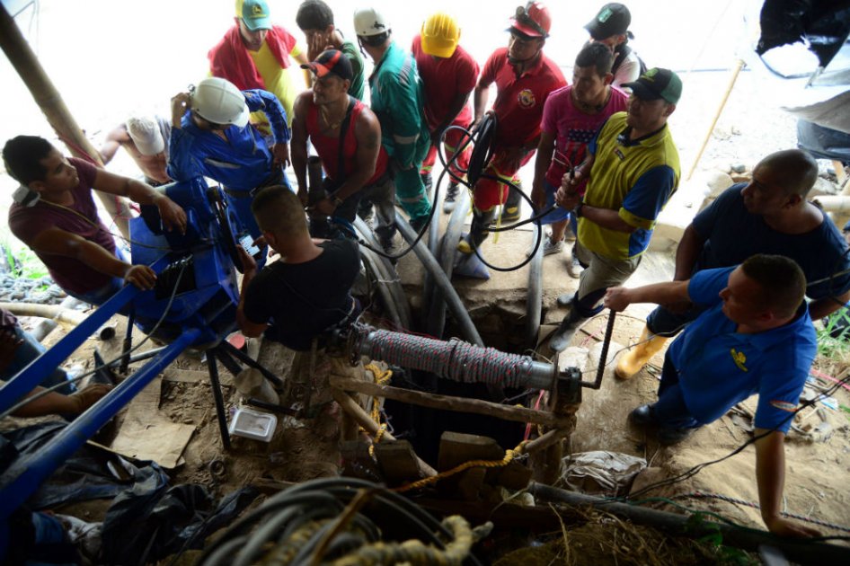 En la zona se encuentran trabajando 26 motobombas succionando el agua con el soporte eléctrico de cinco generadores de energía de alta potencia. /EFE