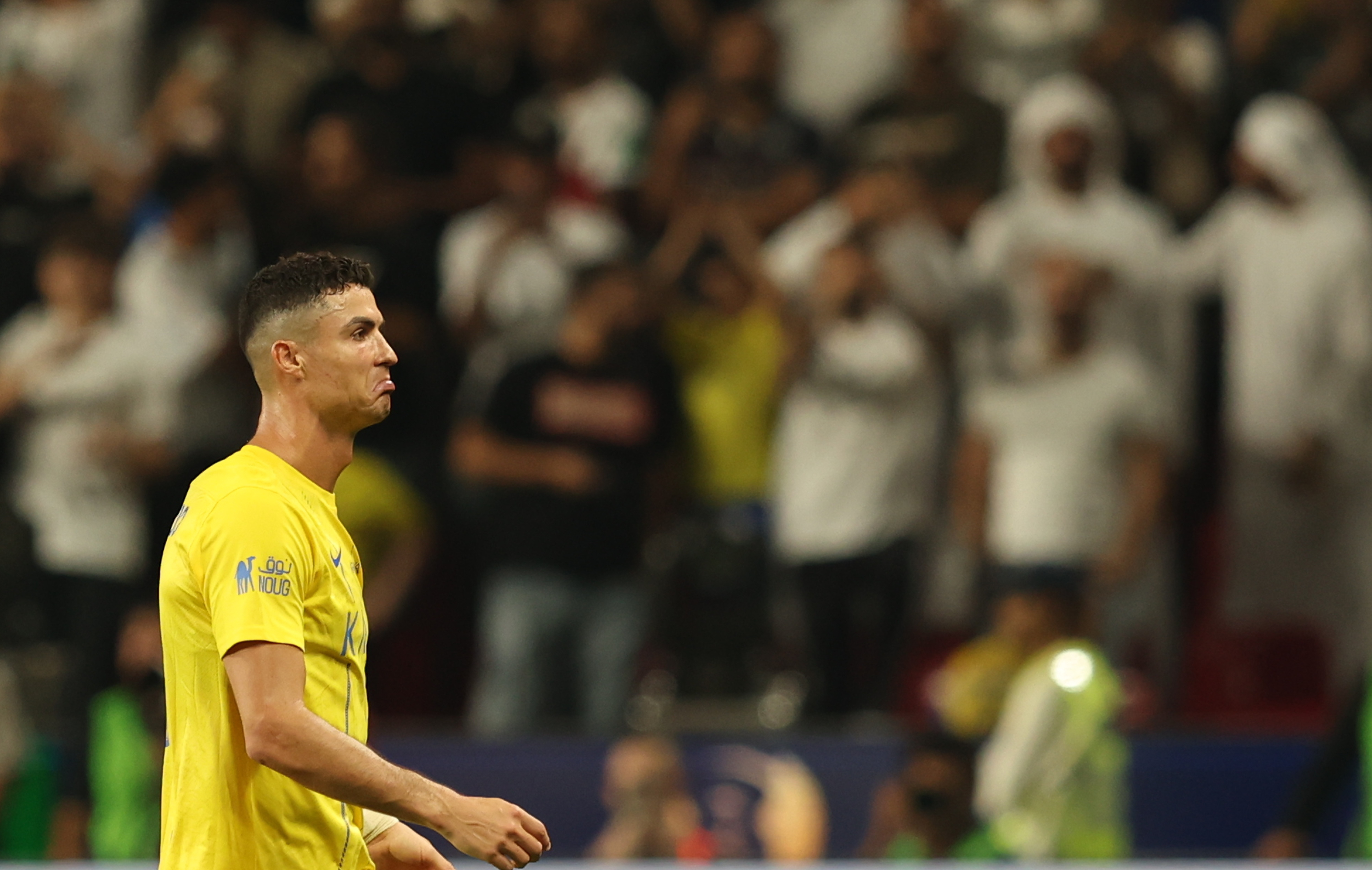 Cristiano Ronaldo fue expulsado tras agredir a un rival y amenazó al árbitro: video