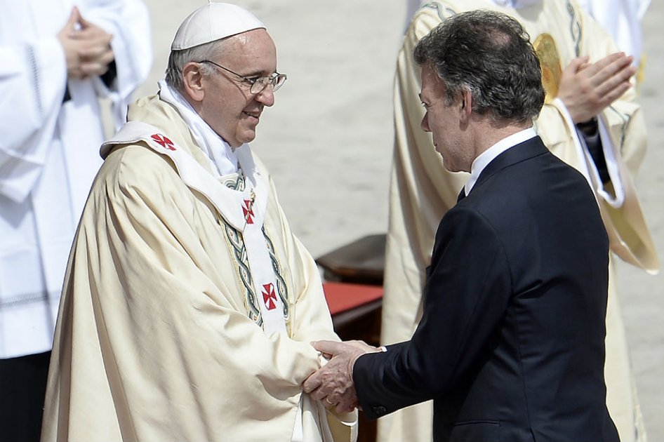 Vaticano manifiesta su interés en que prosigan las negociaciones de paz