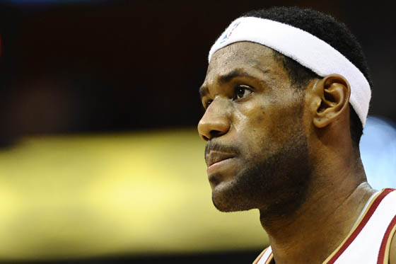 Lebron James recibe apoyo después de duras críticas hacía su juego