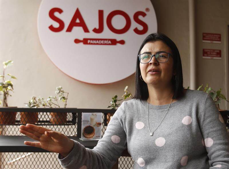 Con horneados, emprendedora colombiana combate el desempleo