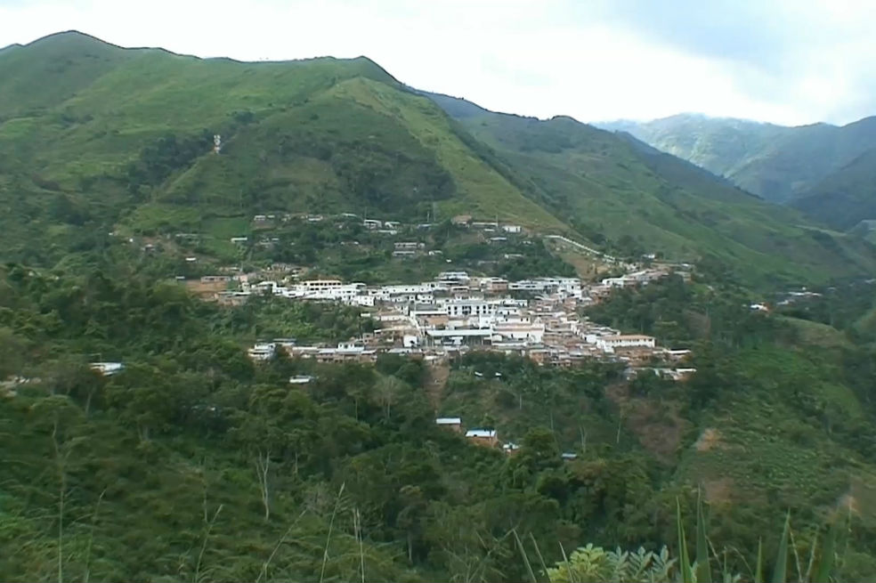 Combates causan desplazamiento de campesinos en Hacarí, Norte de Santander