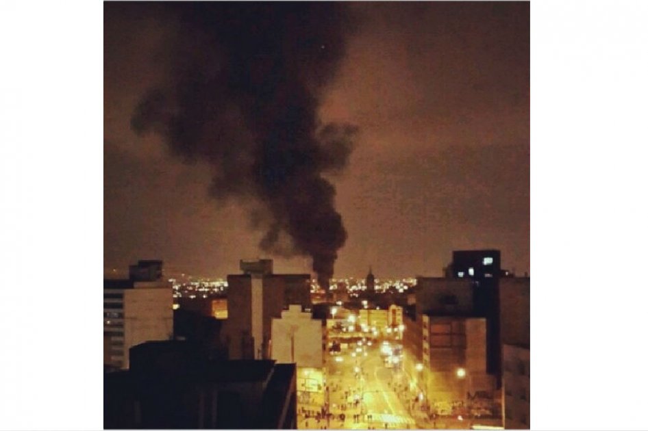 Bomberos controlaron incendio en San Victorino, Bogotá