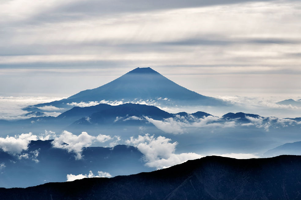 El artista que registró el nacimiento del volcán más joven de América