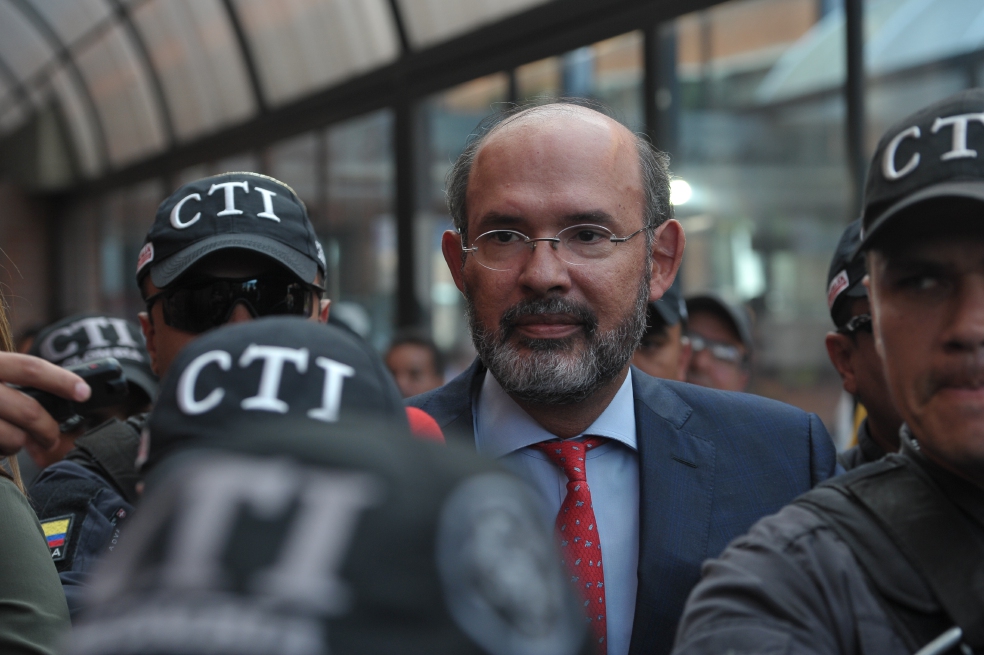 Francisco Ricaurte fue magistrado de la Sala Laboral de la Corte Suprema entre 2004 y 2012. Aquí, en la entrada a los juzgados de Paloquemao en Bogotá. / Gustavo Torrijos