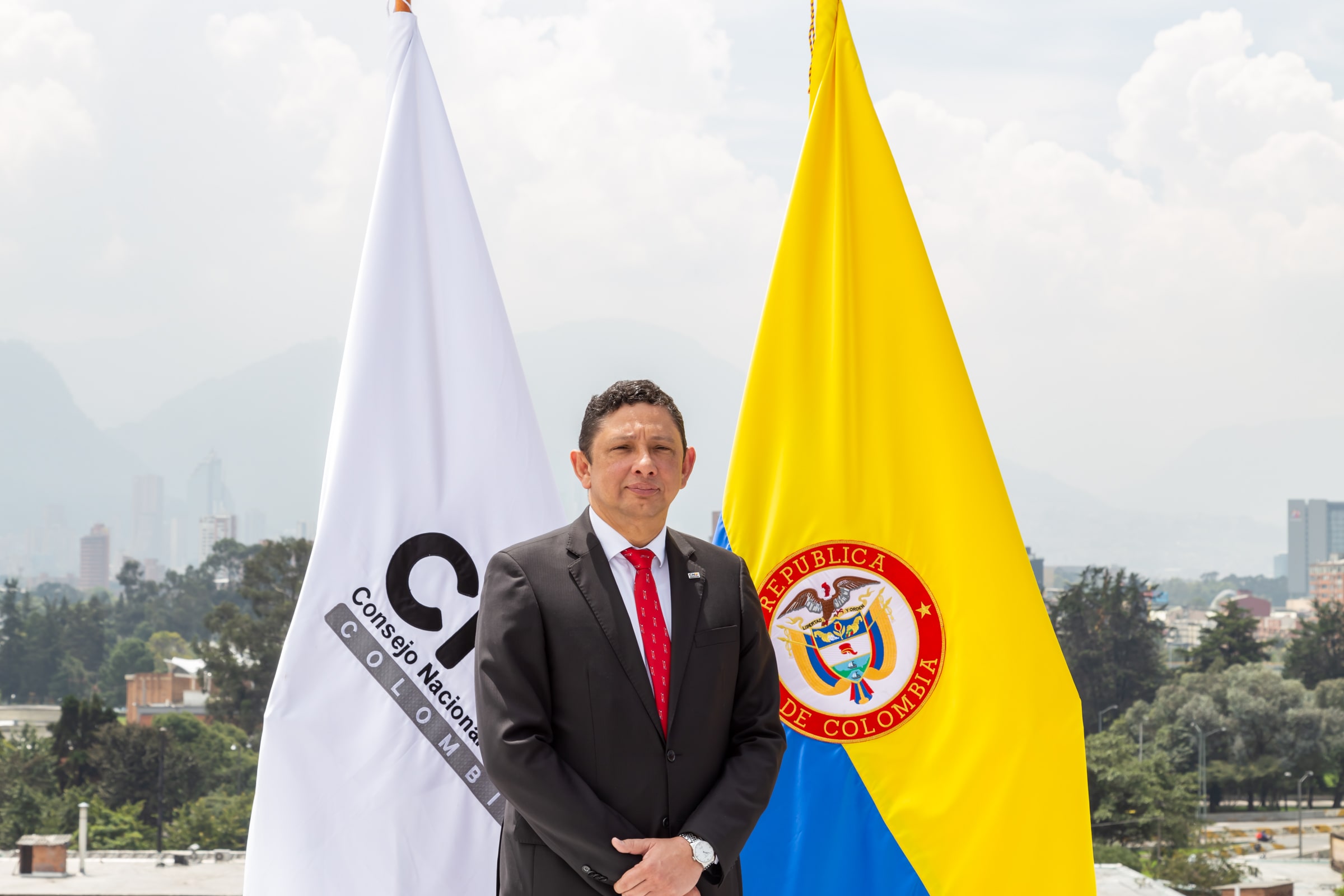 CNE denuncia amenazas contra magistrado ponente que busca multar a Petro