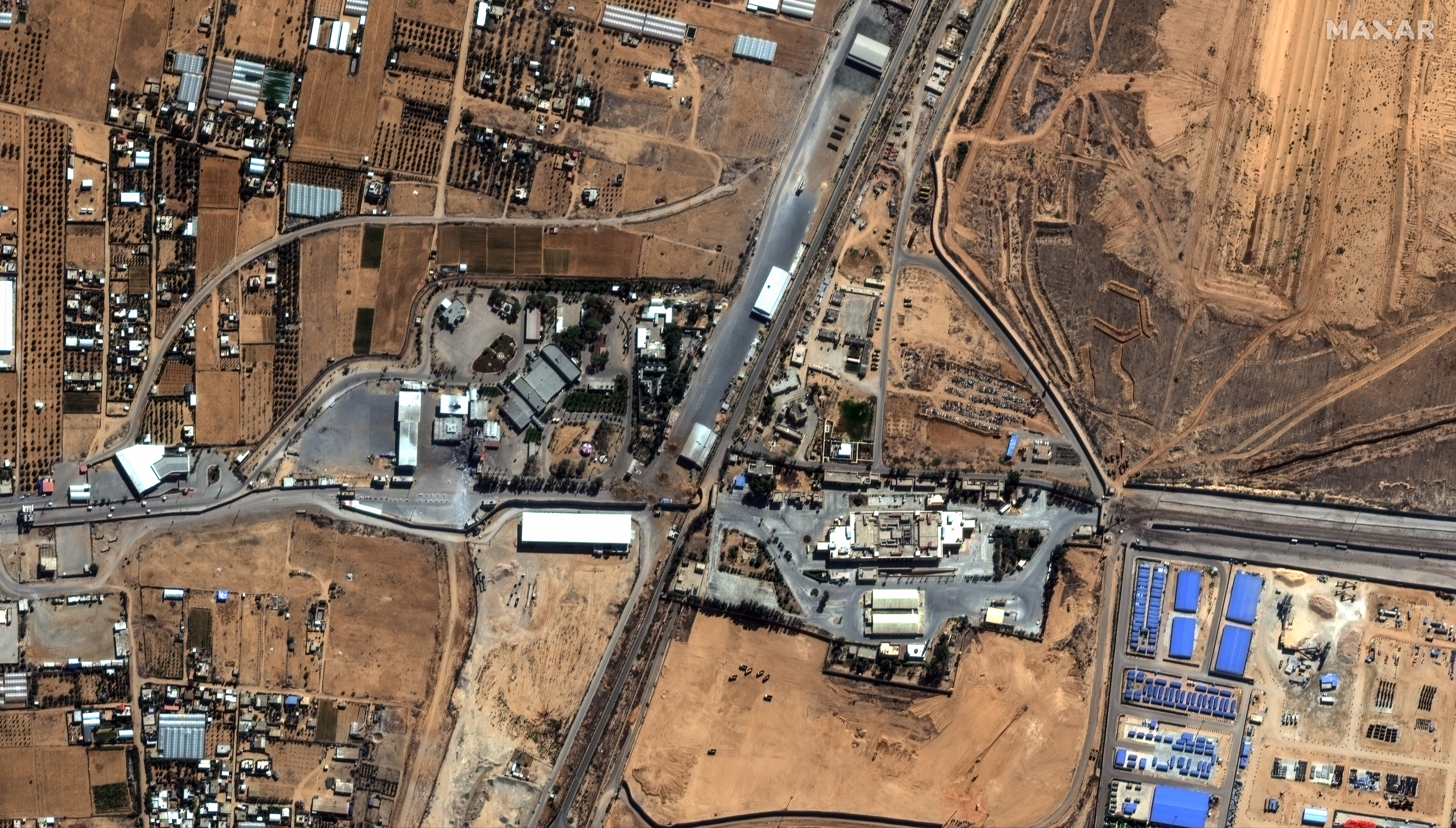 Gaza (-), 17/10/2023.- A handout photo made available 17 October 2023 by Maxar Technologies shows an overview of Gaza's Rafah border crossing leading to Egypt, 15 October 2023. Israel has warned all citizens of the Gaza strip to move to the south ahead of an expected invasion. More than 2,750 Palestinians and 1,300 Israelis have been killed according to the IDF and Palestinian health ministry, after Hamas militants launched an attack against Israel from the Gaza Strip on 07 October. (Egipto) EFE/EPA/MAXAR TECHNOLOGIES Satellite image ©2023 Maxar Technologies HANDOUT EDITORIAL USE ONLY/NO SALES HANDOUT EDITORIAL USE ONLY/NO SALES