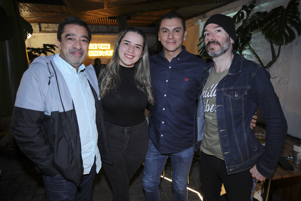Gonzalo villalón Laura paredes johans Díaz Charry