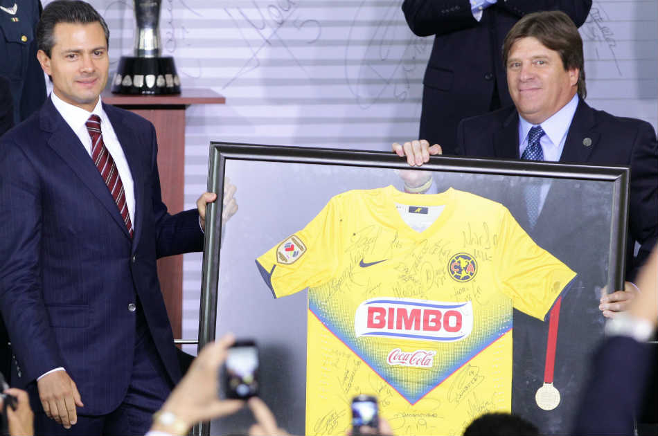 América de México homenajeó a ‘Chucho’ Benítez