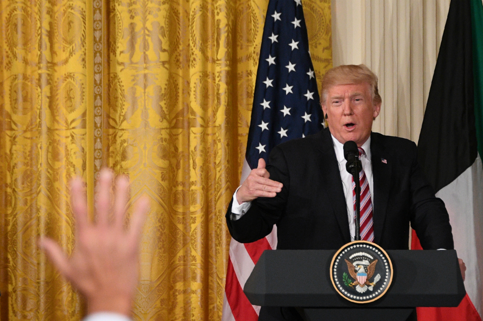 Trump declina desclasificar memo demócrata de pesquisa sobre Rusia