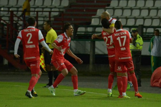 Huila y Santa Fe empataron a 3 goles en un vibrante partido