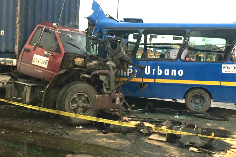 Buses del SITP, involucrados en casi nueve accidentes diarios en 2017