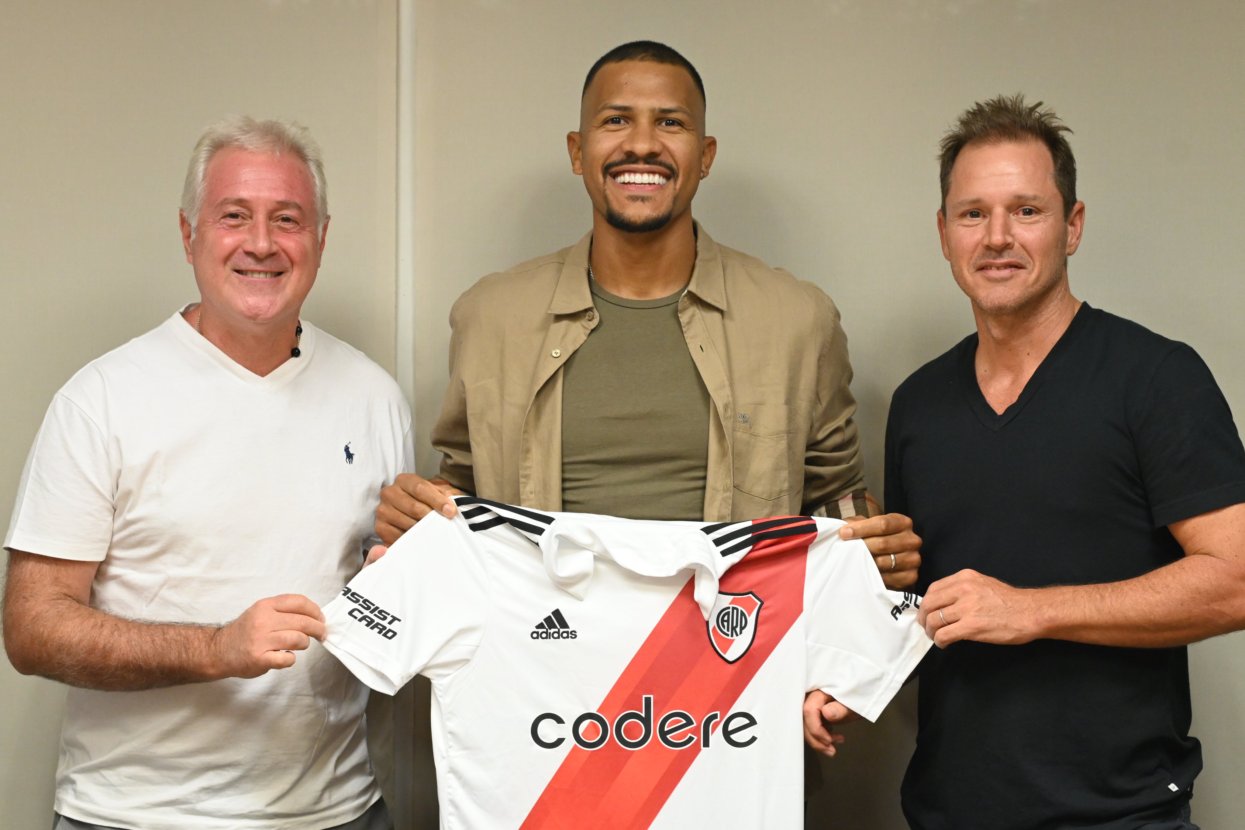 Competencia para Miguel Borja: River Plate presentó a Salomón Rondón