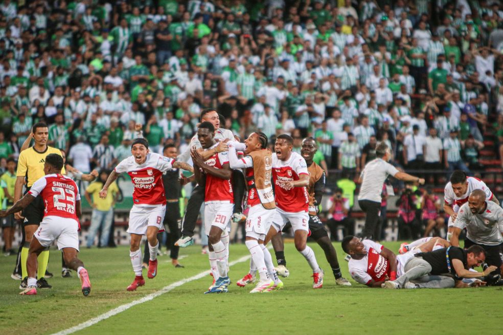 Triunfazo de Santa Fe en Medellín: victoria sobre Nacional en el último minuto
