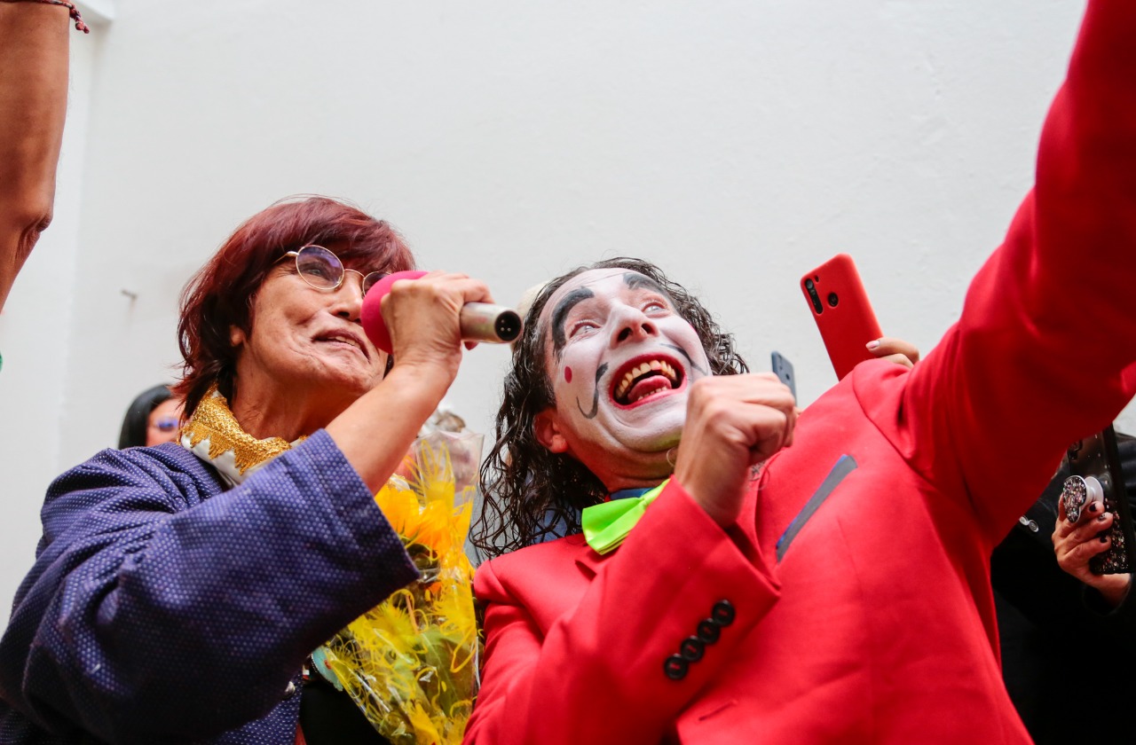 La ministra de Cultura, Patricia Ariza, fue recibida entre bailes y cantos.