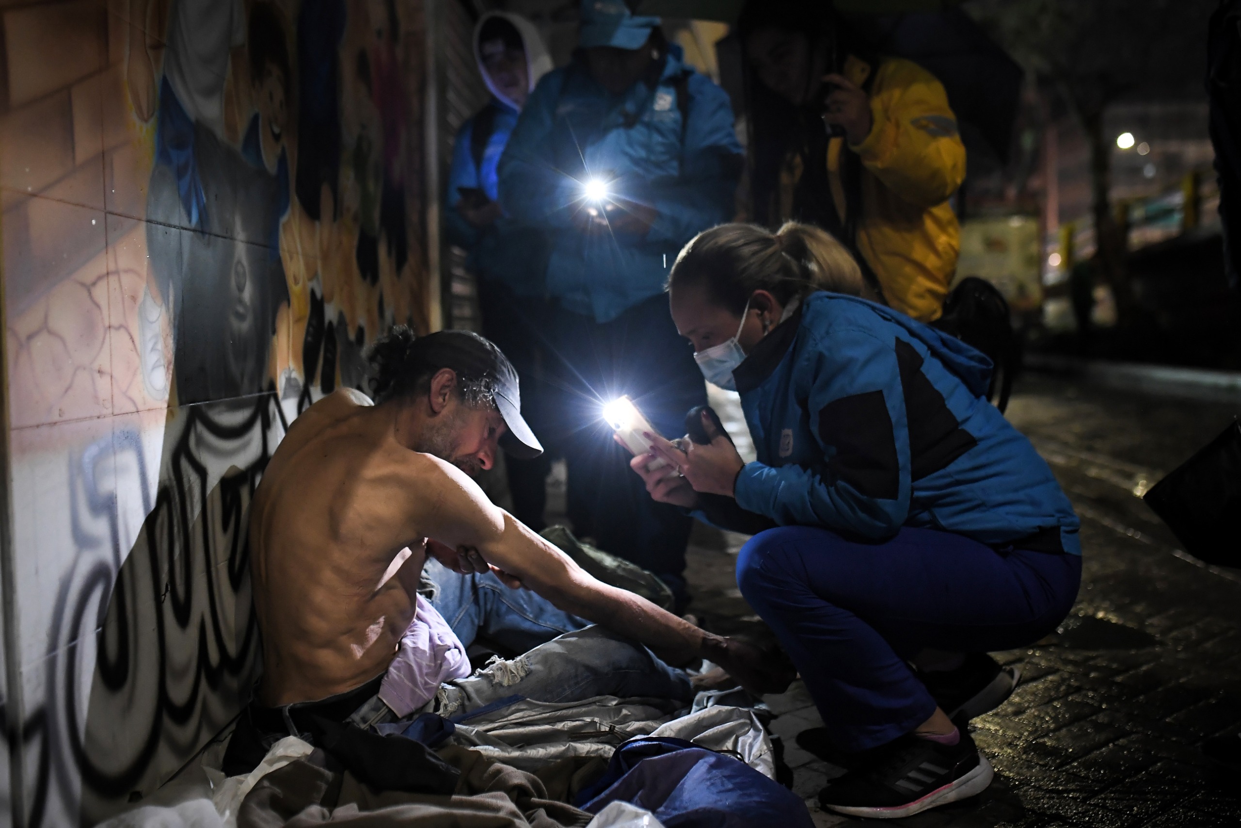 Jornada nocturna de atención a habitantes de calle.