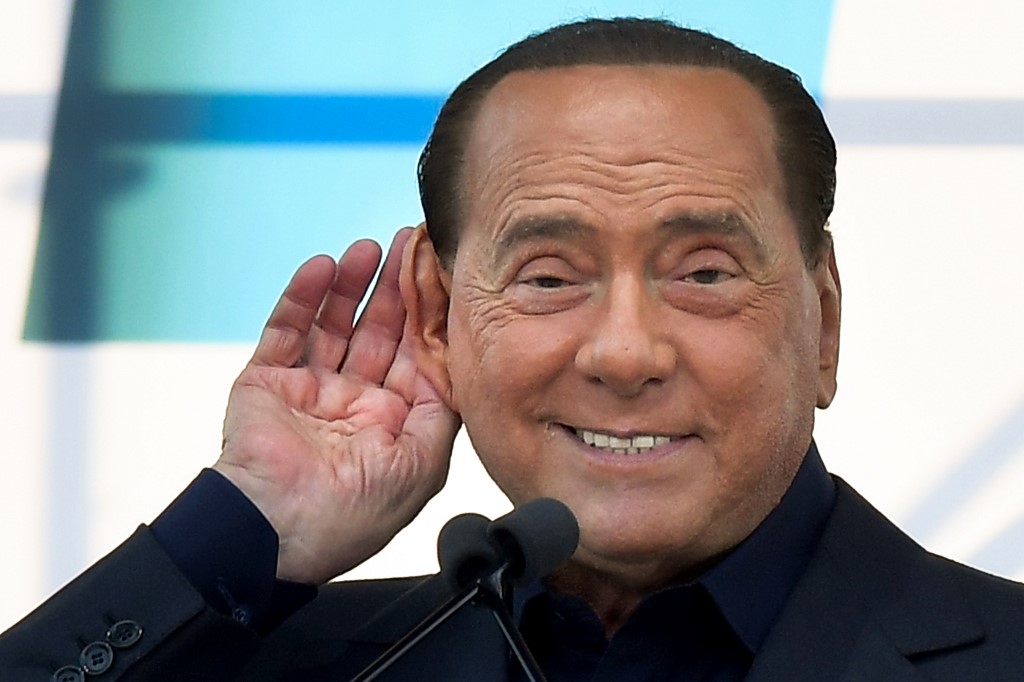 Berlusconi y la jet-set italiana contraen el coronavirus durante las fiestas de verano