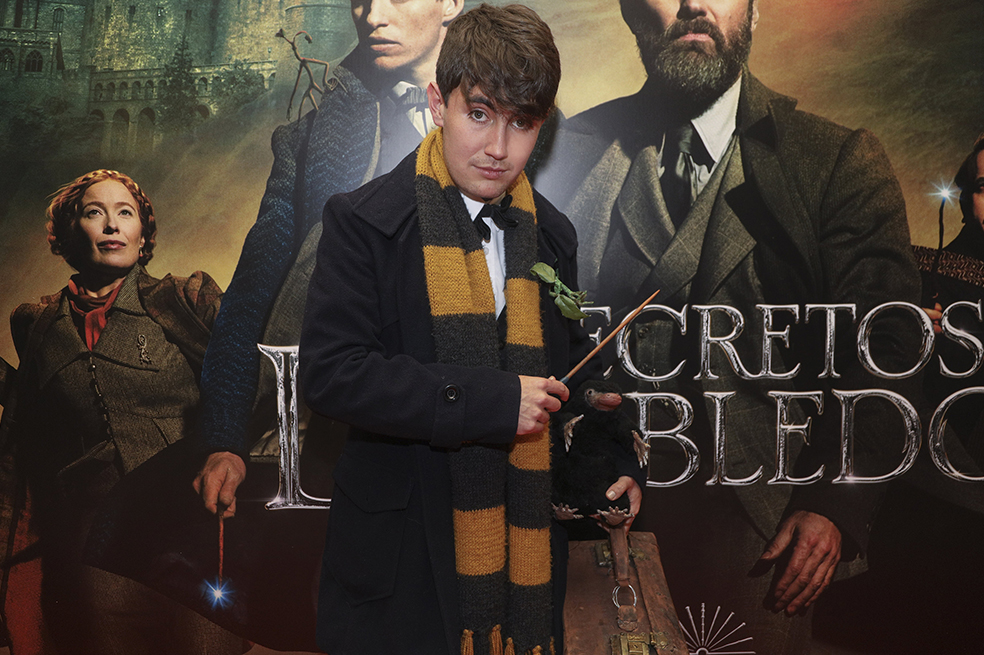 Duglas Castro premier Animales Fantásticos los secretos de Dumbledore