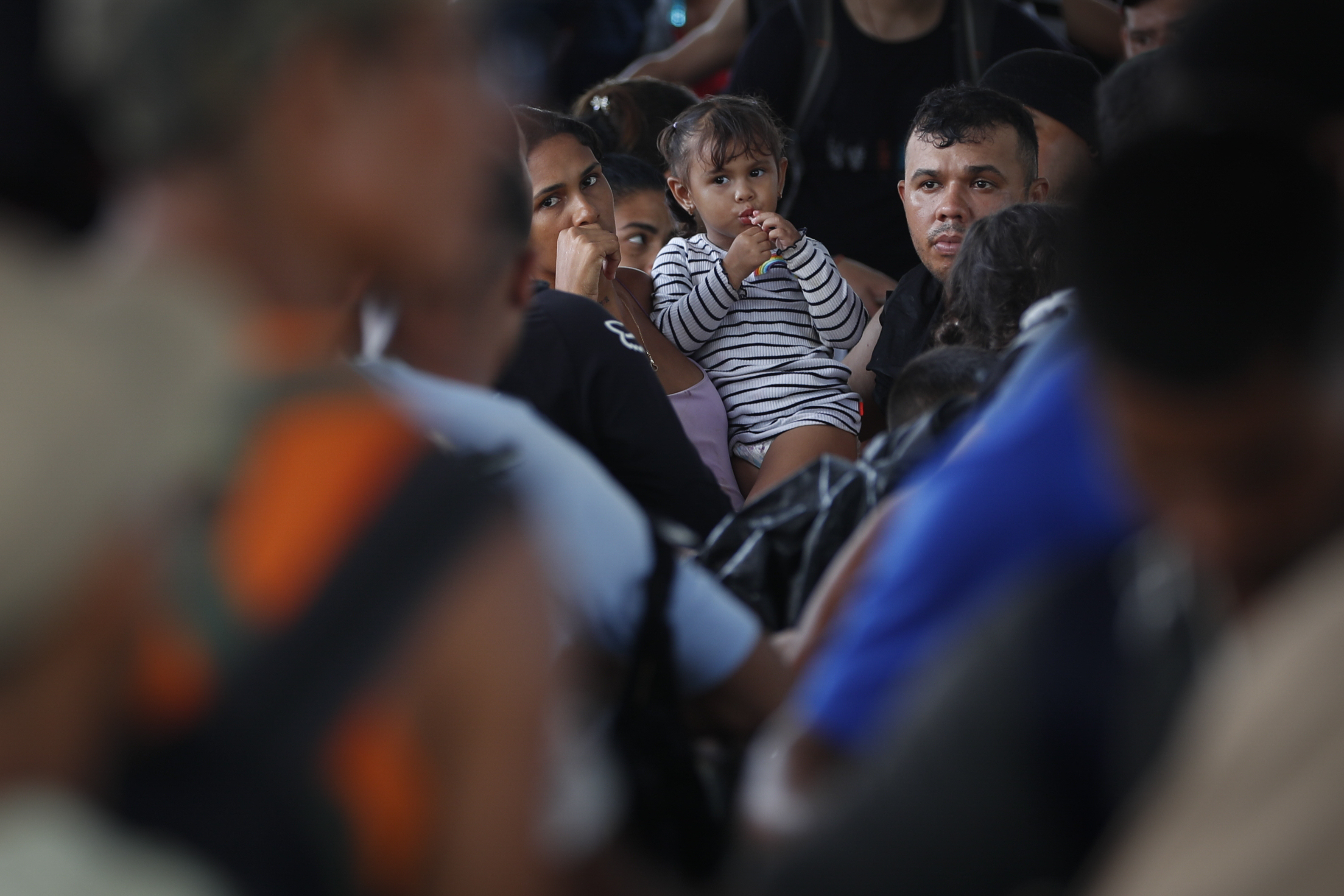 Los requisitos para permiso de permanencia para custodios de menores venezolanos