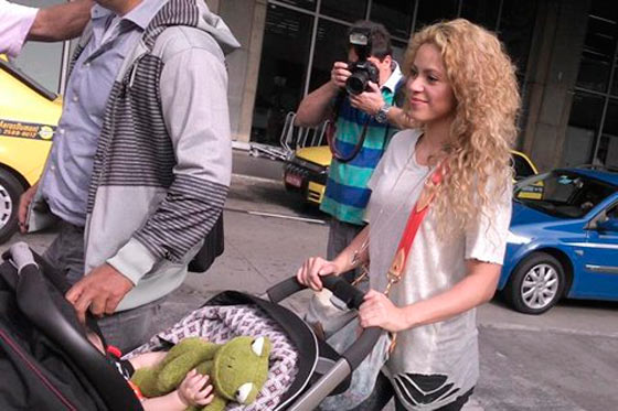 Shakira llega a Brasil para apoyar a Gerard Piqué