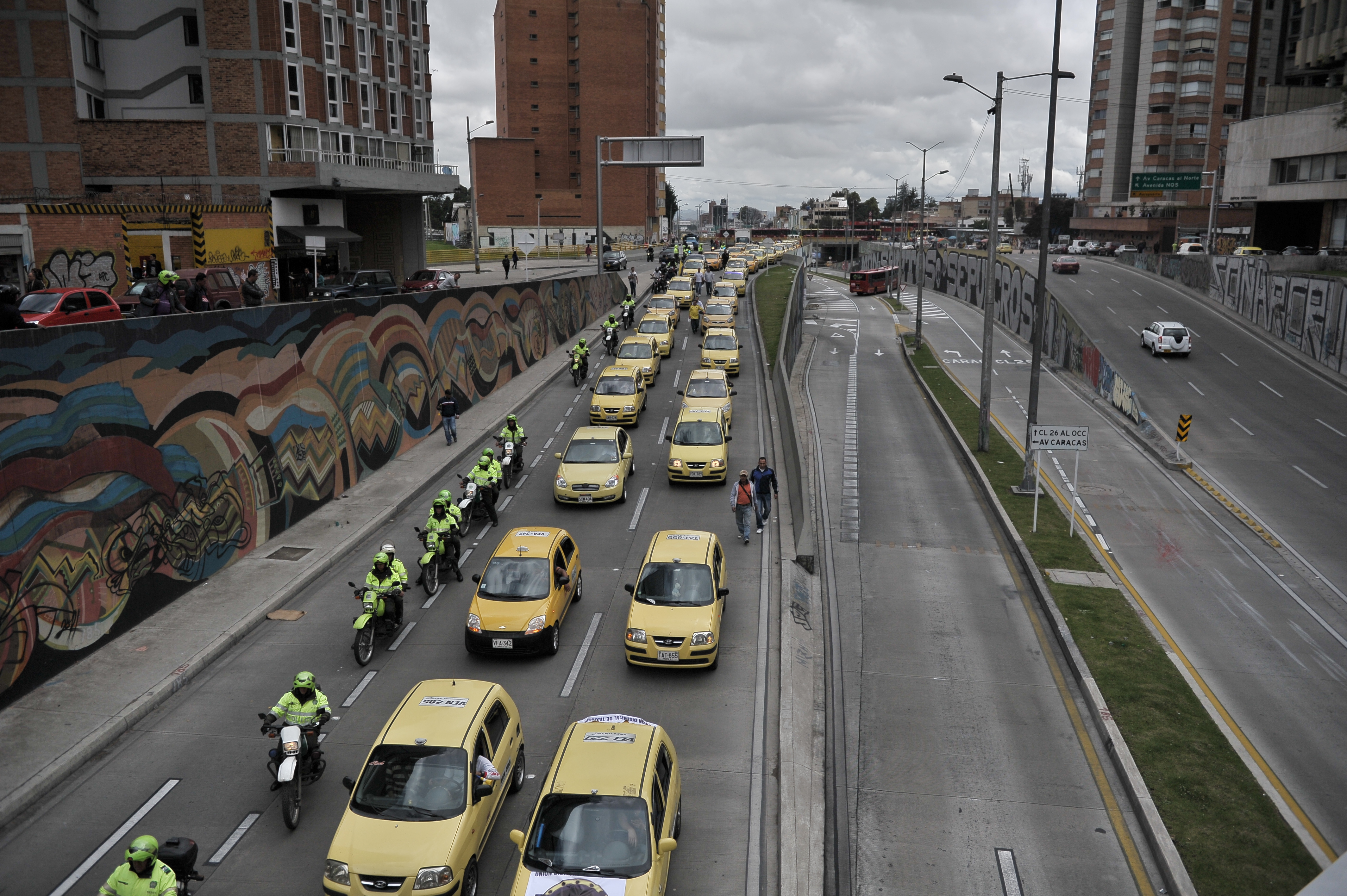 Así avanza el paro de taxistas en Medellín, Cali, Bucaramanga y otras ciudades