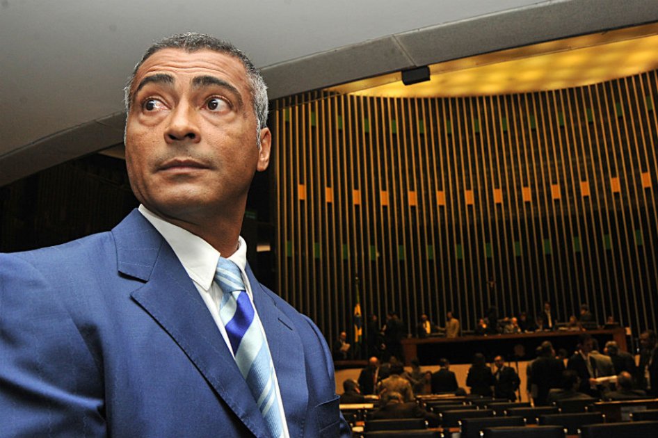 Platini colaboró muchos años con esta mafia en la FIFA: Romario