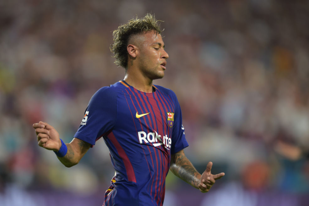 Neymar llega a China en medio de rumores sobre su traspaso al PSG