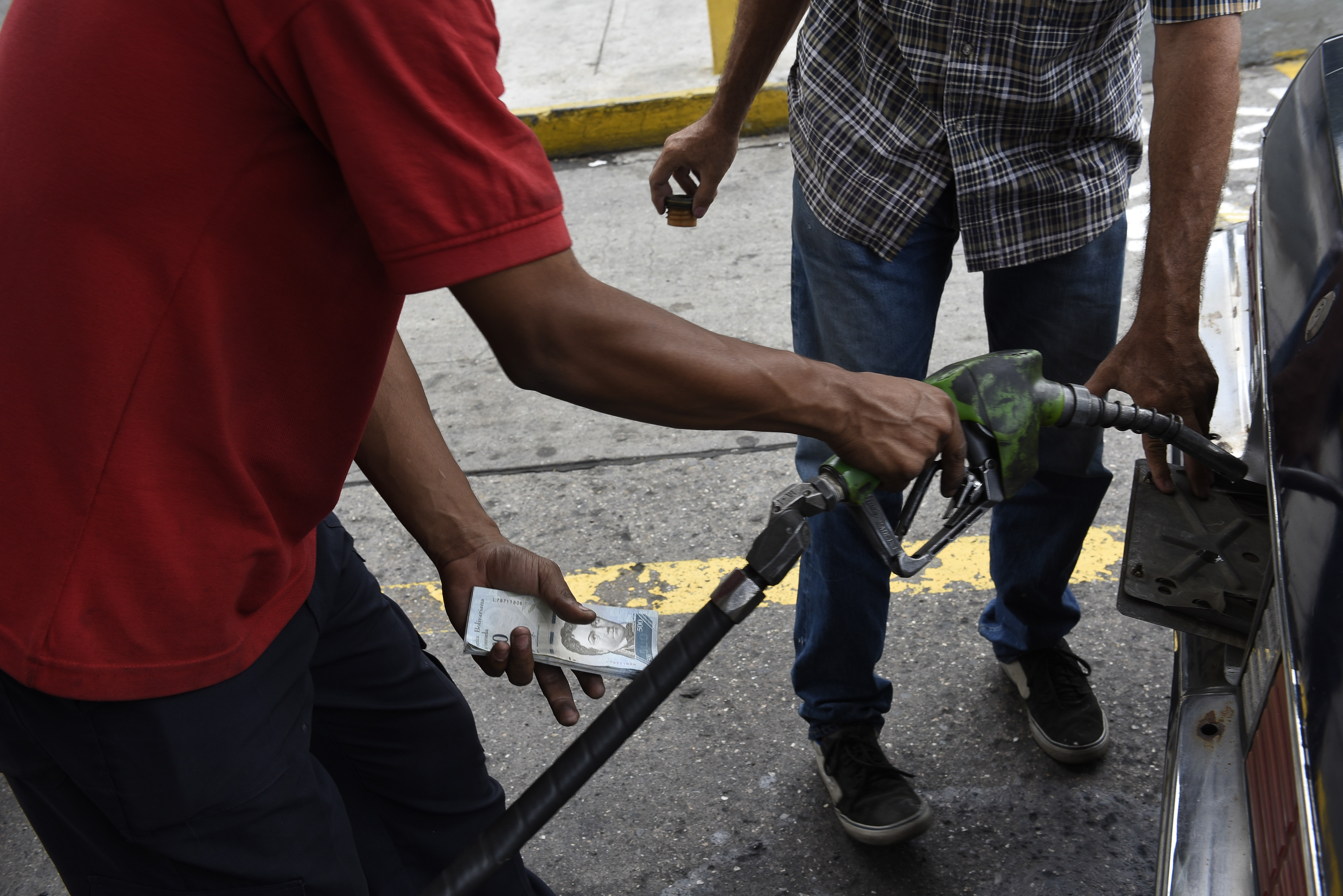 Alza en precio de los combustibles en Ecuador