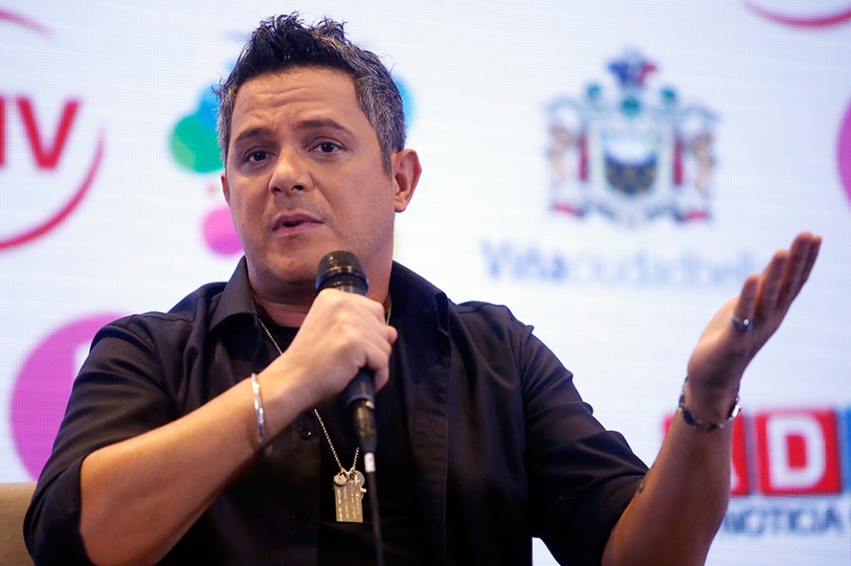 Alejandro Sanz: El que ve el maltrato y no hace nada también es un canalla
