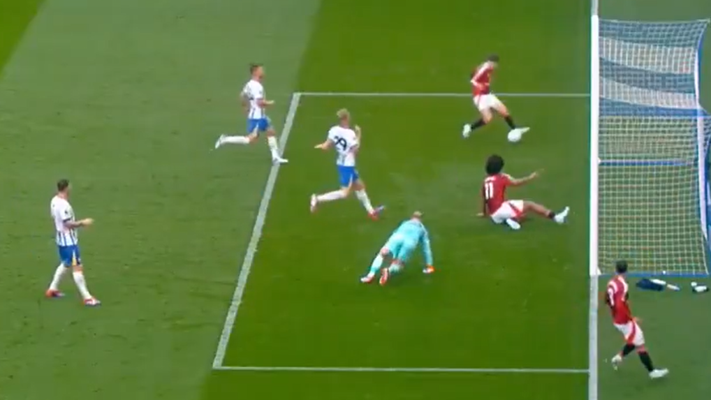 El insólito gol que le anularon a Garnacho por culpa de su compañero: video