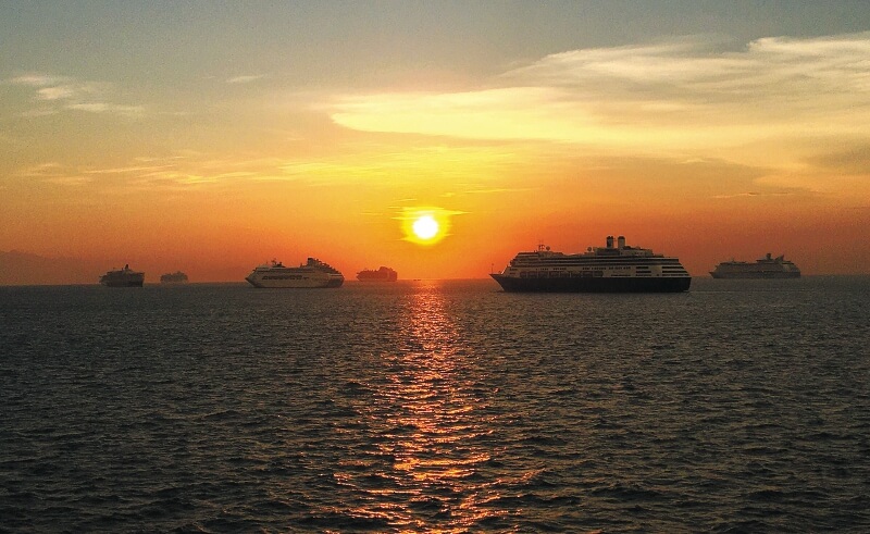 Encerrados en alta mar: los colombianos atrapados en cruceros por el coronavirus