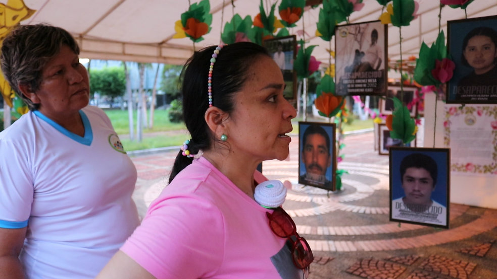 Izquierda: Mirna Medina, derecha: Lyda QuevedoCortesía Unidad de Víctimas(El asesinato de la candidata Karina García Sierra estaba cantado)