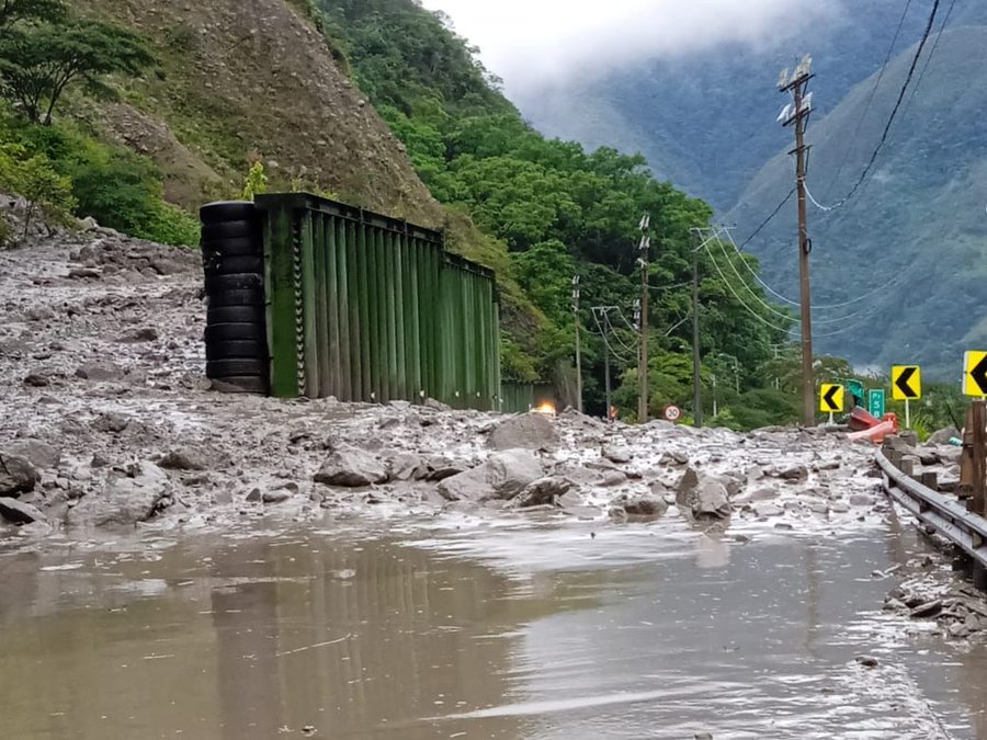 Movilidad: por derrumbe, se mantiene cierre total en la vía Bogotá-Villavicencio