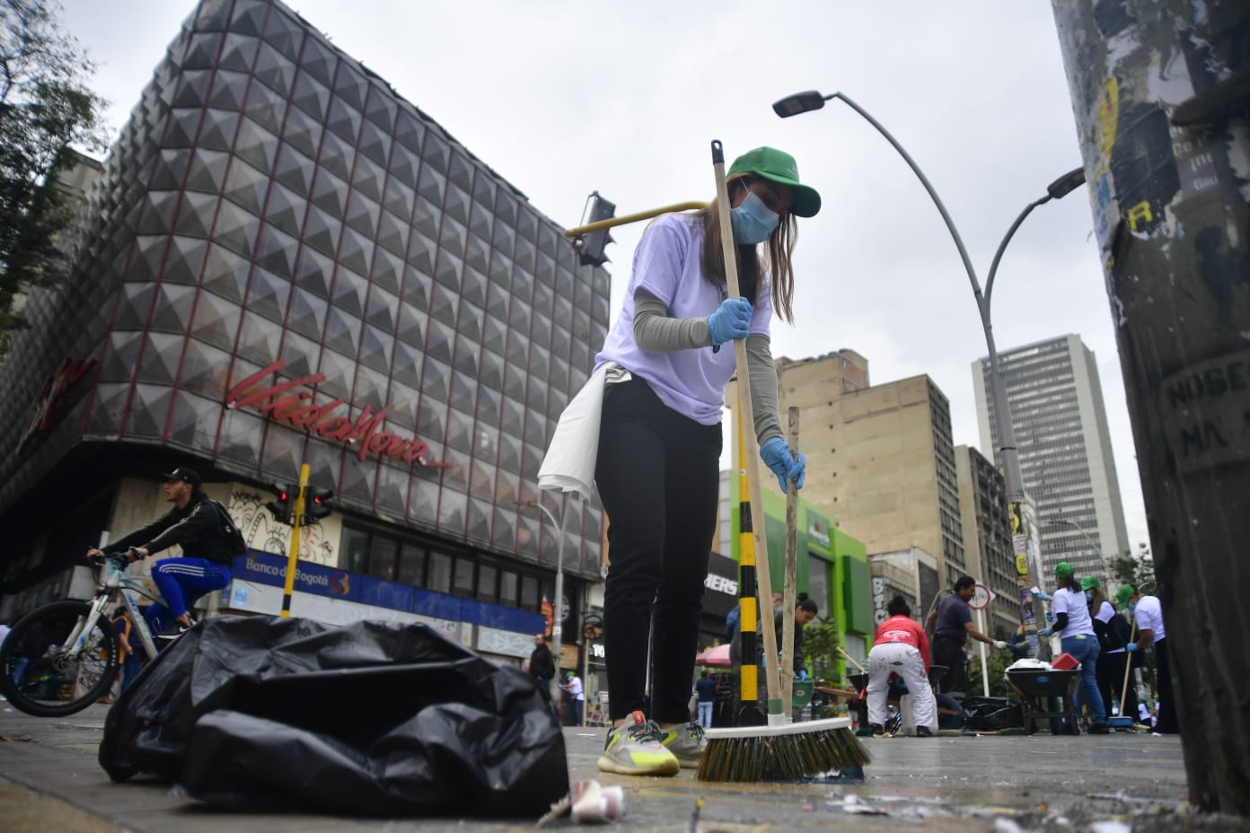 El Centro Vive: ciudadanos y funcionarios se sumaron a la campaña por recuperar el centro de Bogotá