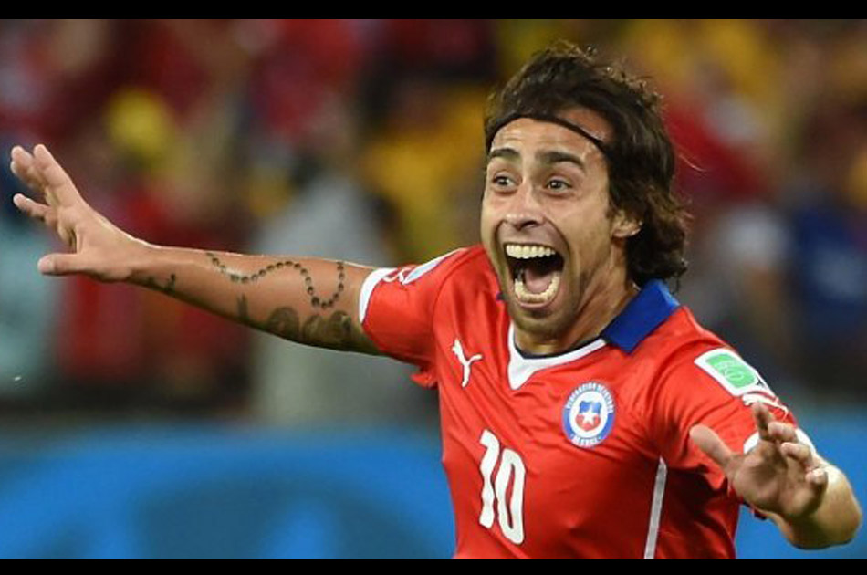 Valdivia pediría disculpas por la forma en que salió de la selección de Chile