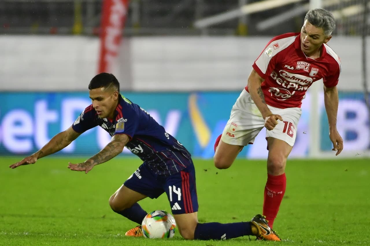 Santa Fe rescató un empate en El Campín, cuando parecía que Junior daba el golpe en la ida de la semifinal. Todo se definirá la próxima semana en la vuelta que se jugará en Barranquilla. Estas fueron las mejores imágenes.