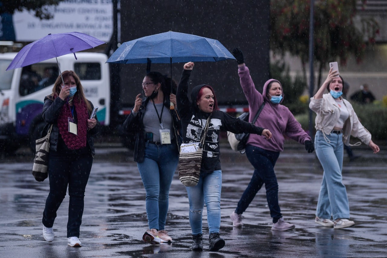 El que se será el próximo ocupante de la Casa de Nariño obtuvo en la capital colombiana 2′253.997 sufragios versus, 1′480.198 que on, Rodolfo Hernández y su fórmula vicepresidencial Marelen Castillo.