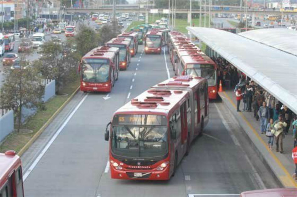 Bogotanos están pagando dos veces por buses de TransMilenio que ya cumplieron vida útil