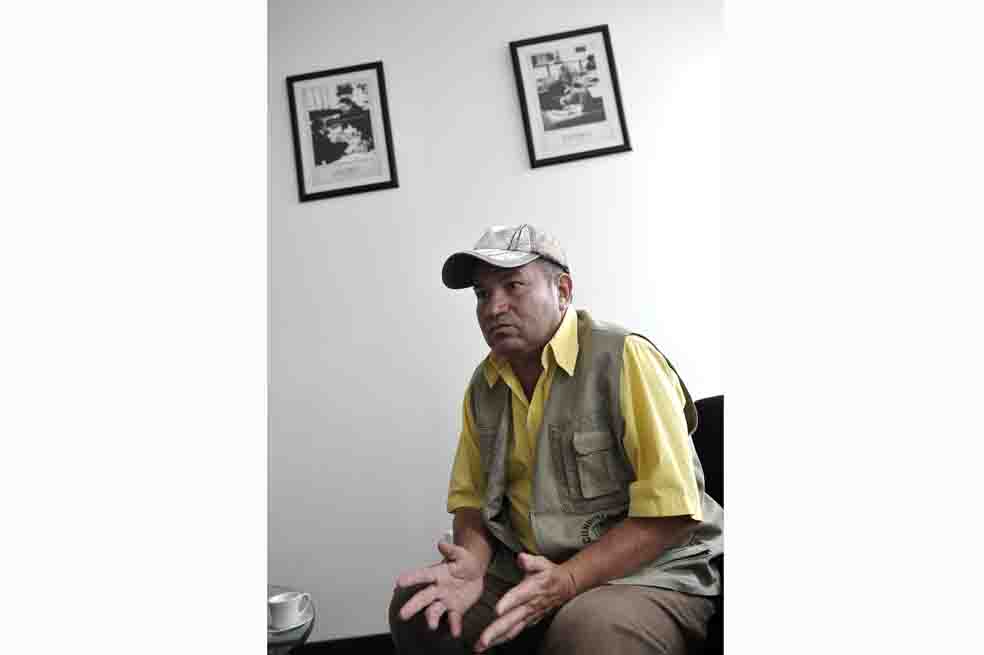 “Si tengo que escribir otra editorial, lo hago. Nuestra misión es la búsqueda de la verdad y todo lo que se haga en pro de ella es válido”, dice Luis Agustín González.  / Óscar Pérez - El Espectador.