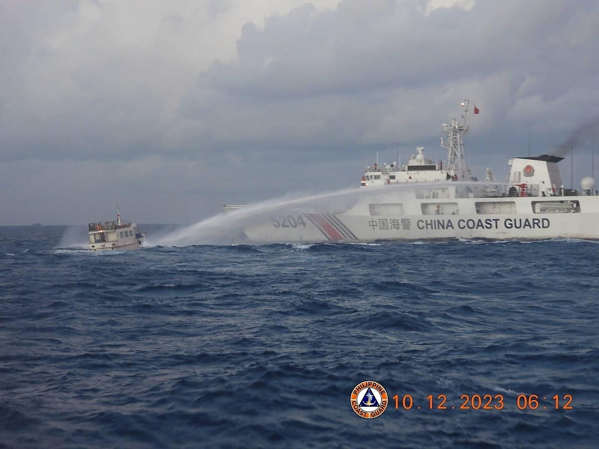Crece la tensión entre China y Filipinas por confrontaciones marítimas