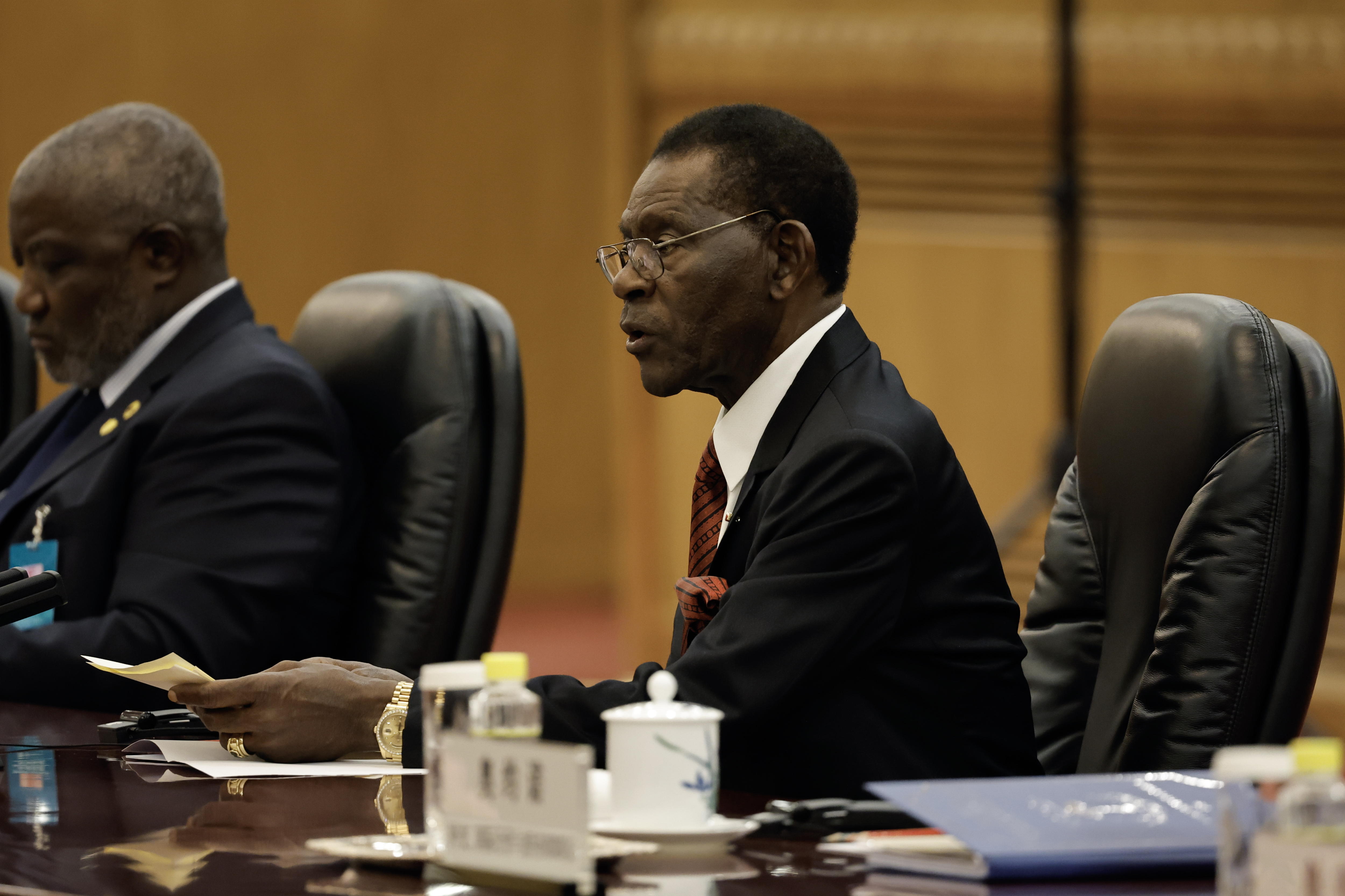 Beijing (China), 28/05/2024.- President of Equatorial Guinea Teodoro Obiang Nguema Mbasogo (R) and Chinese President Xi Jinping (not pictured) attend a meeting at the Great Hall of the People in Beijing, China, 28 May 2024. (Guinea Ecuatorial, República Guinea) EFE/EPA/TINGSHU WANG / POOL