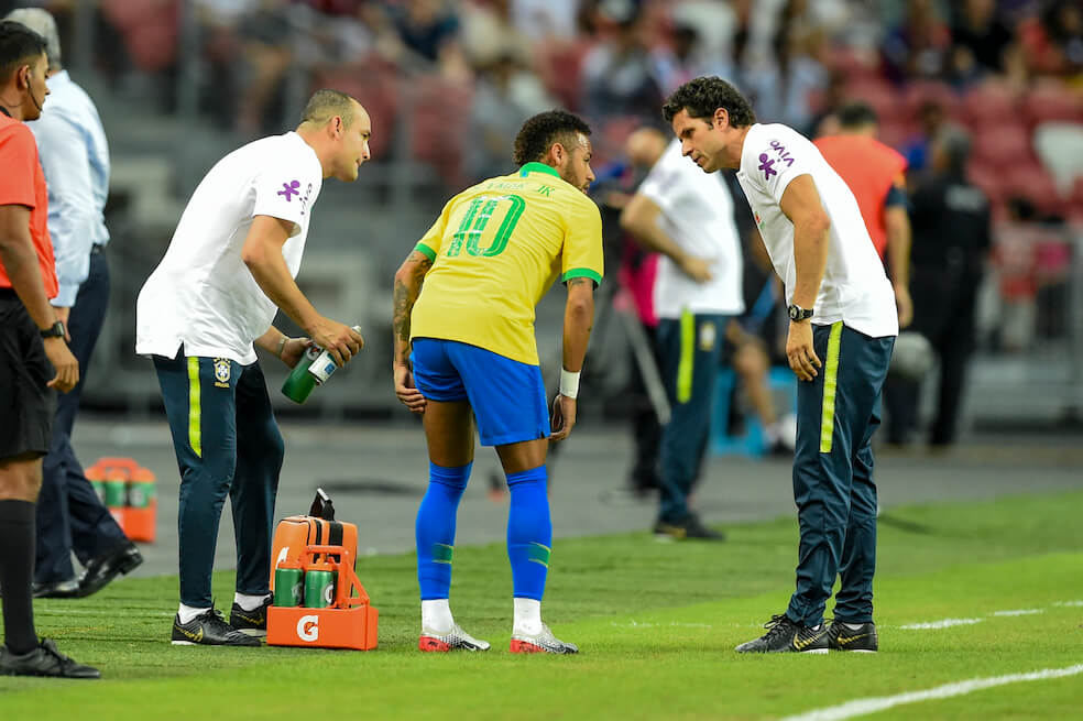 Neymar se lesiona en el empate entre Brasil y Nigeria