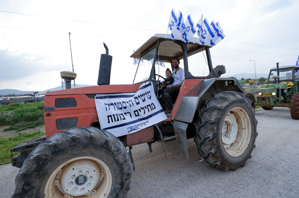 En fotos: A bordo de tractores, colonos israelíes reclaman anexión del Valle del Jordán