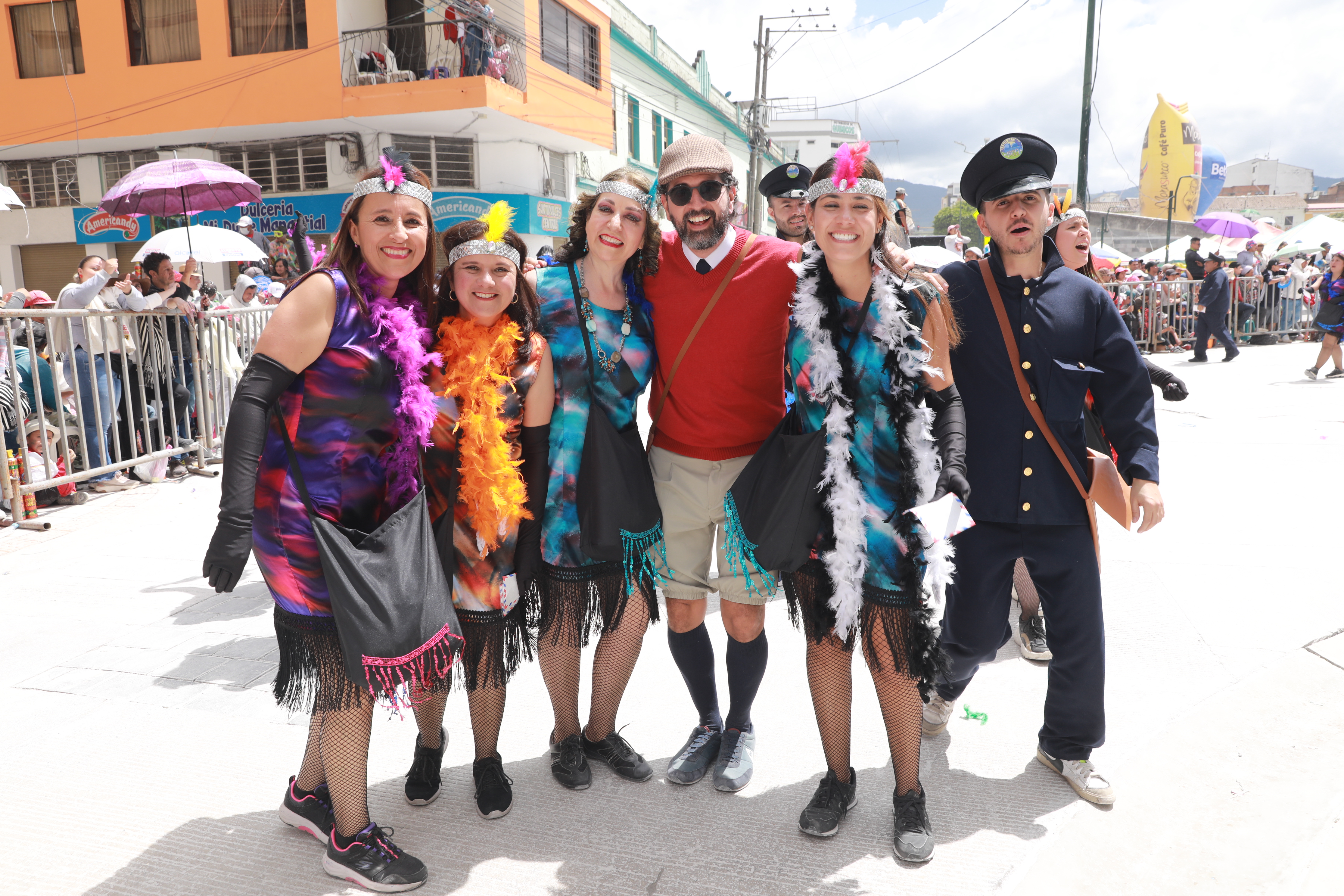 Carnaval de Negros y Blancos de Pasto 2024 desfile Familia Castañeda