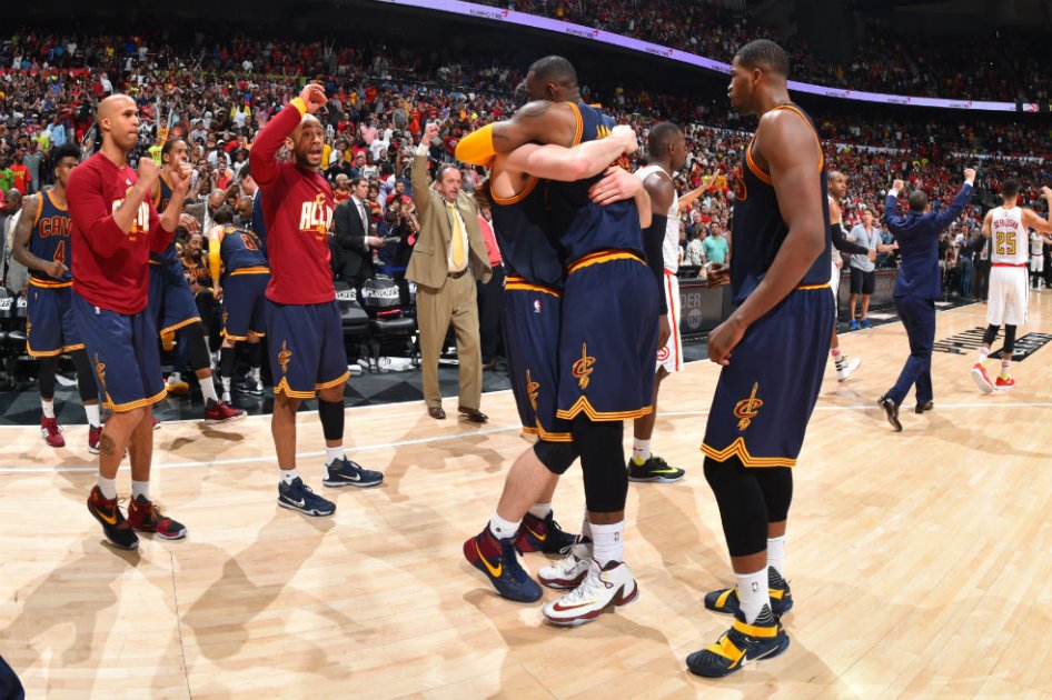 Los jugadores de los Cavaliers celebran la clasificación a la final de conferencia. Foto: AFP