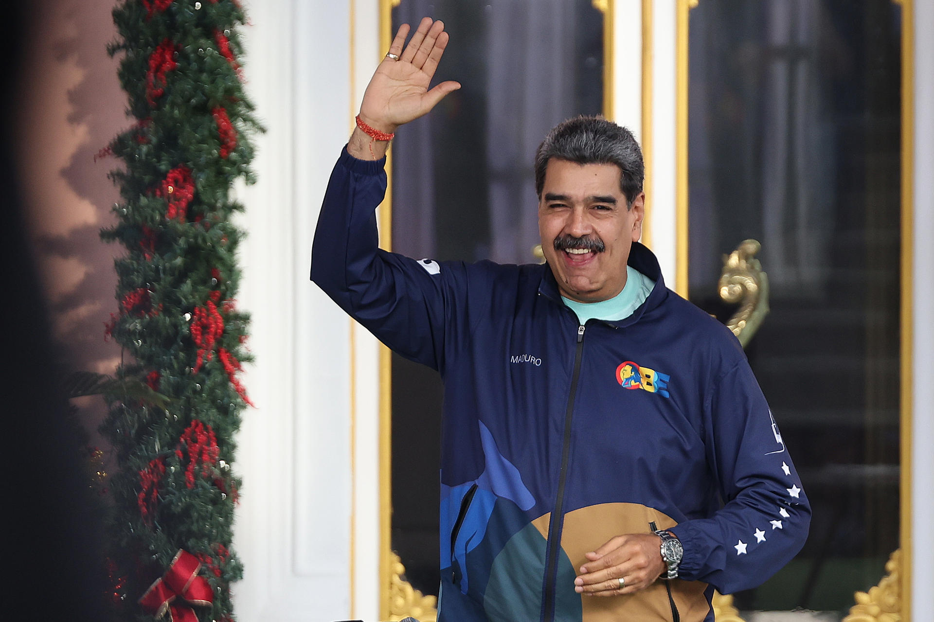 ¿Regalo de cumpleaños?: EE. UU. contempló lanzar panfletos sobre Caracas, según el “Post”
