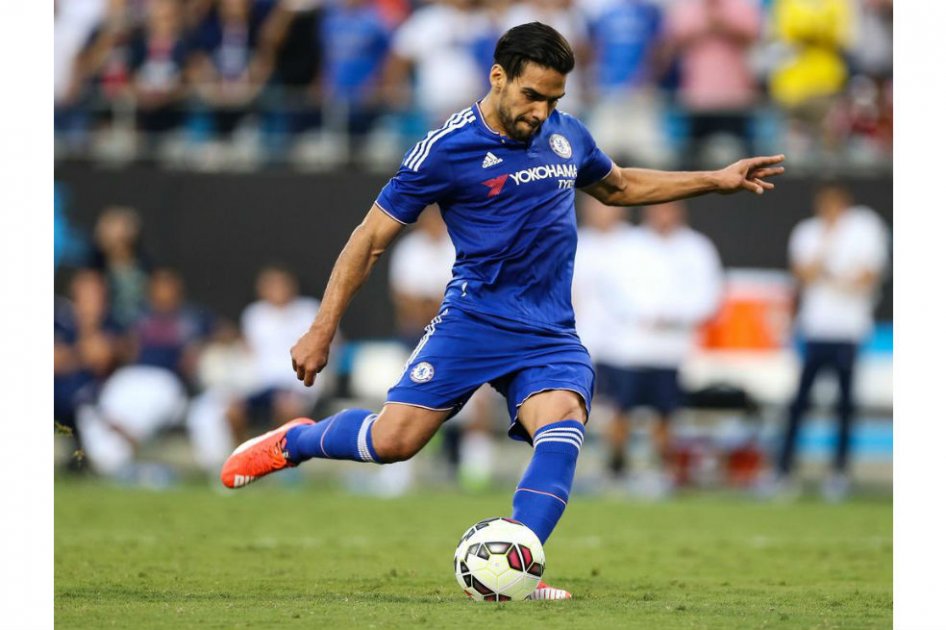 Mourinho desmintió rumores de la salida de Falcao de Chelsea