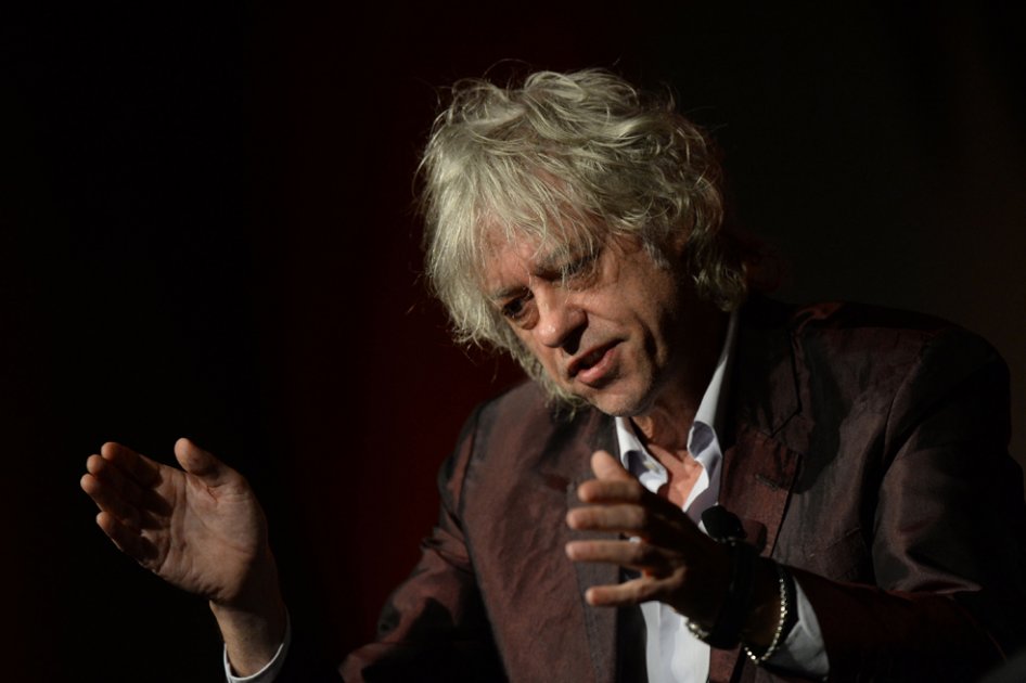 Cantante Bob Geldof quiere acoger a cuatro familias de refugiados
