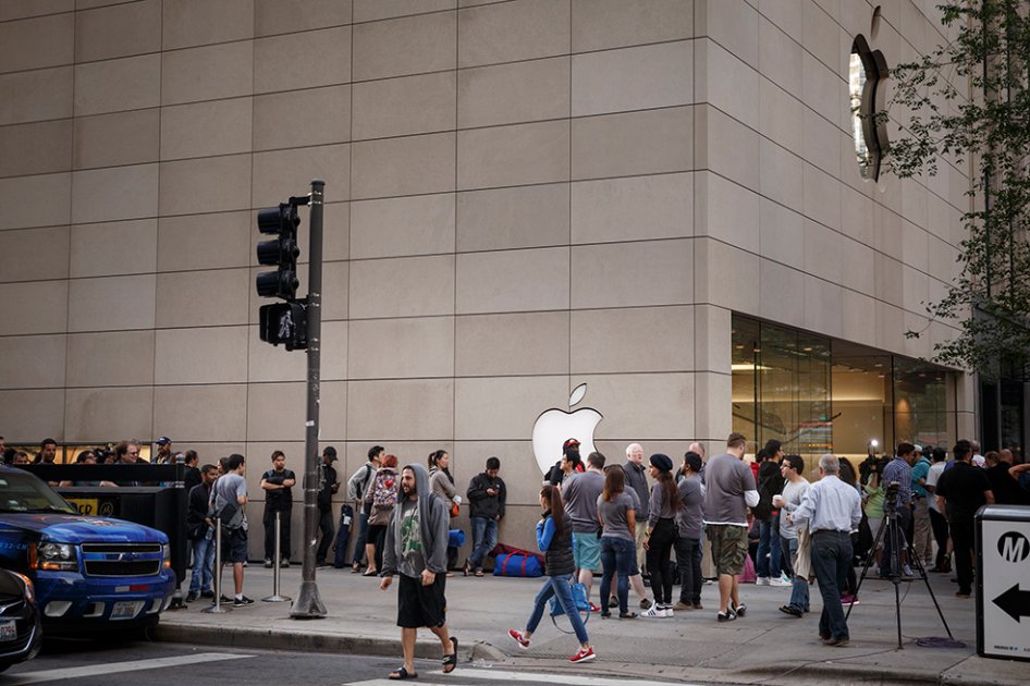 Apple bate récord al vender 13 millones de iPhone el fin de semana